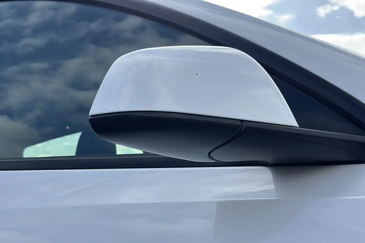 2022-tesla-model-y-e-long-range-big-37