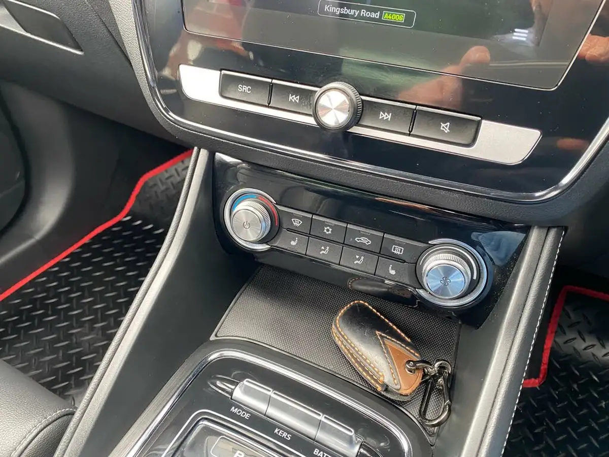 2020-mg-zs-suv-e-exclusive-ev-big-24