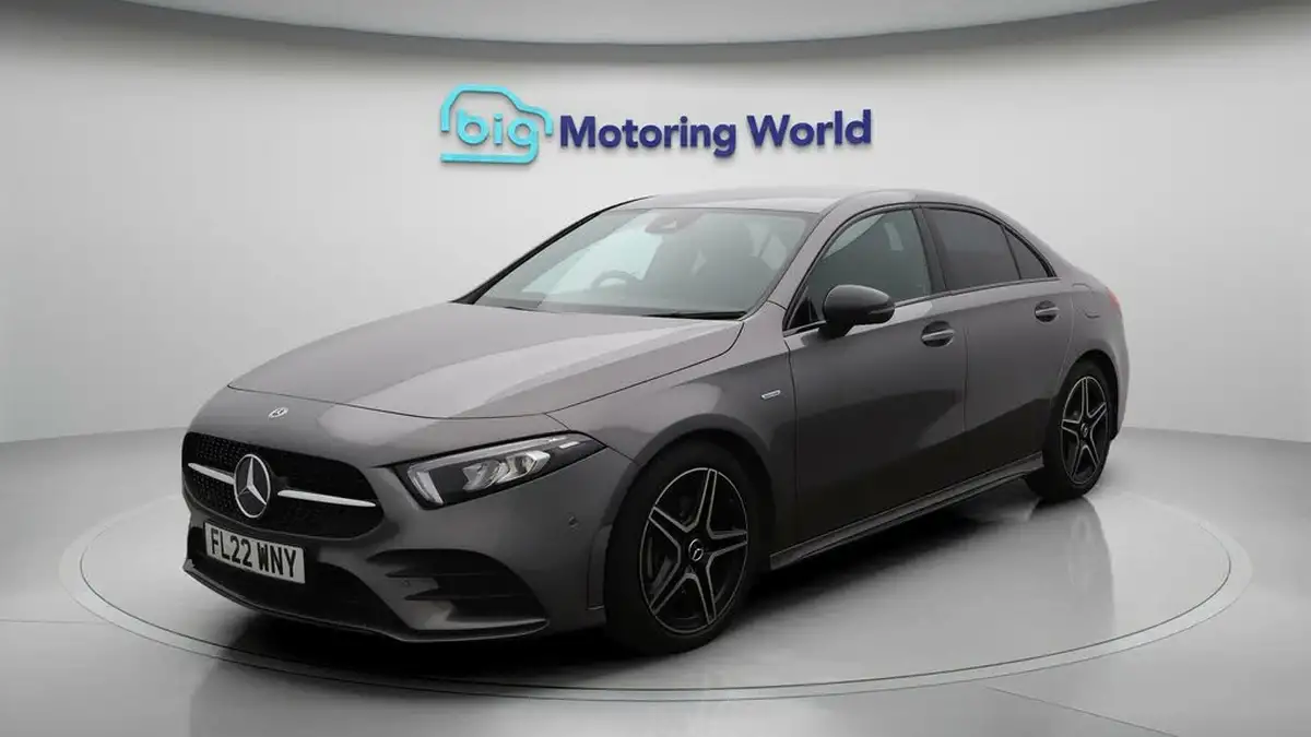 2022-mercedes-benz-a-class-13-a200-amg-line-executive-edition-saloon-4d-7g-dct-big-3