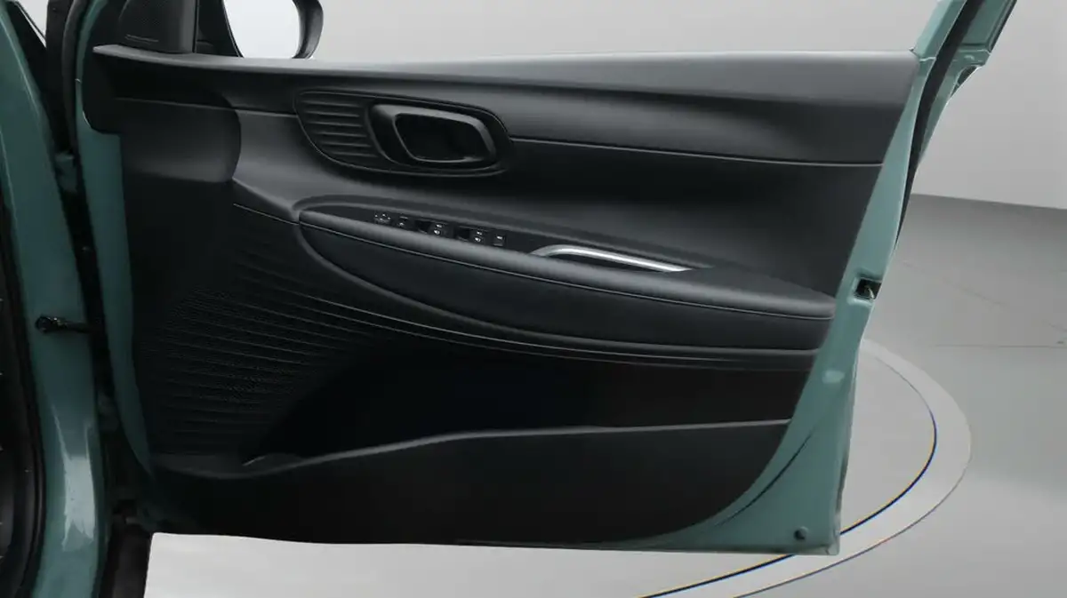2022-hyundai-bayon-10-t-gdi-se-connect-dct-big-15