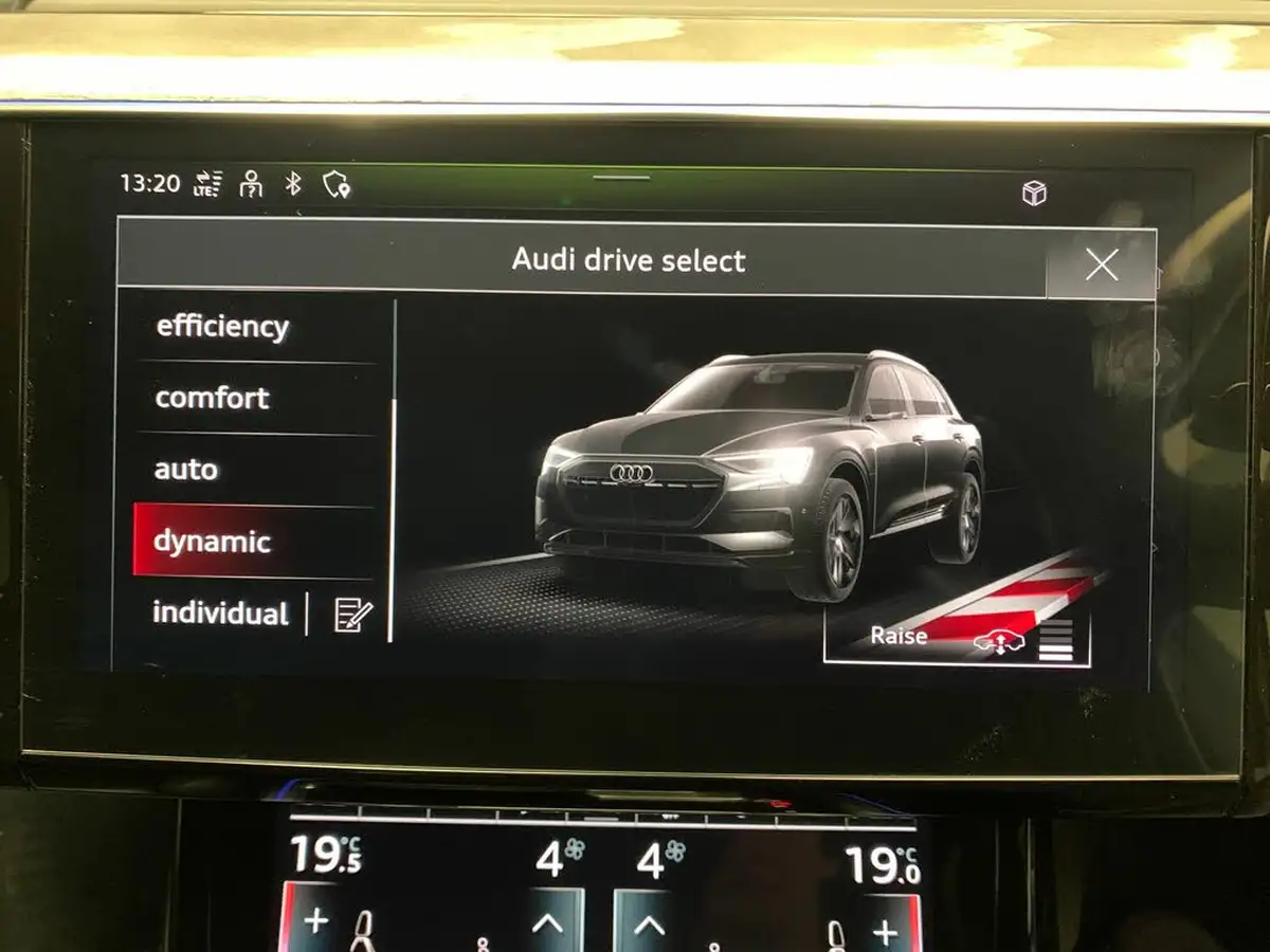 2021-audi-e-tron-50e-vorsprung-station-wagon-big-24