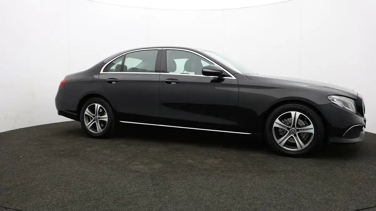 2019-mercedes-benz-e-class-20d-e220d-se-ss-saloon-4d-big-44