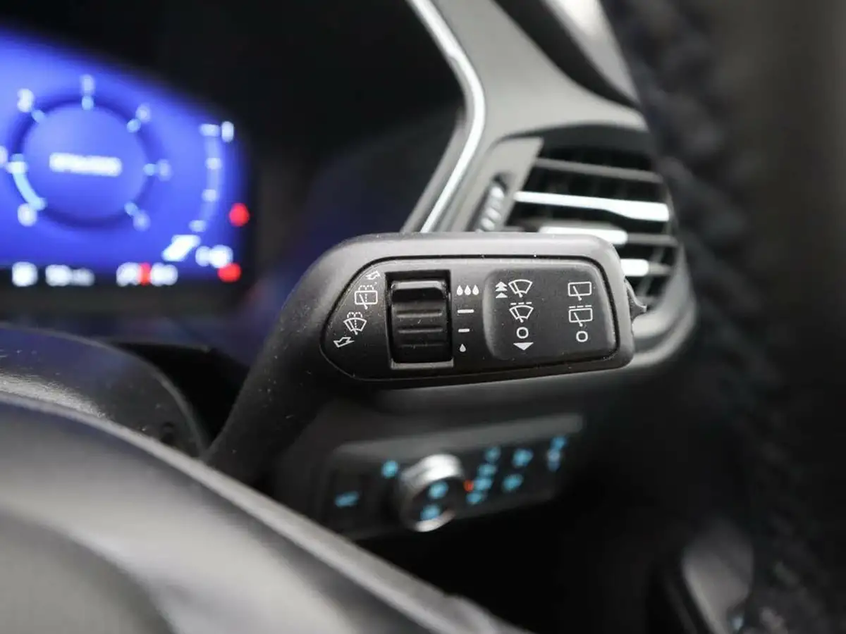 2022-ford-kuga-big-38