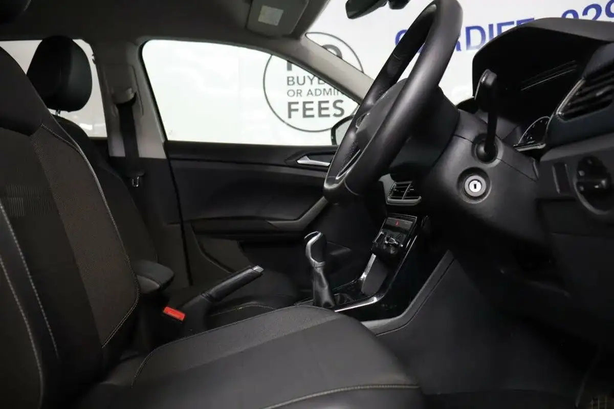 2022-volkswagen-t-cross-10-tsi-black-edition-110ps-big-16