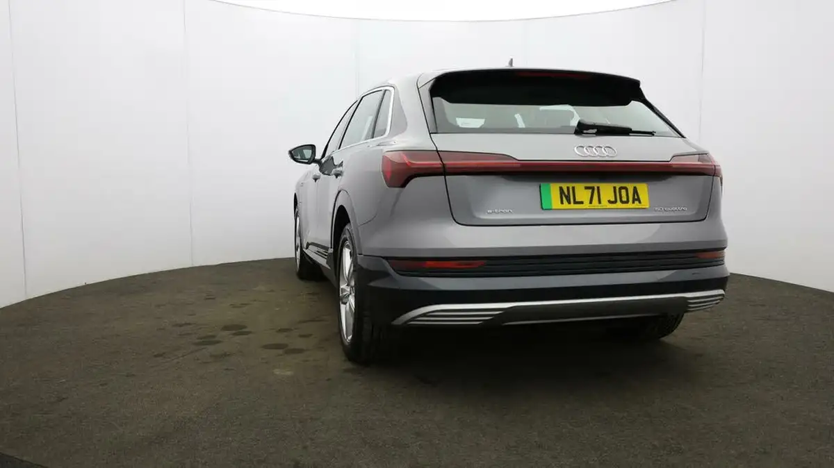 2021-audi-e-tron-50e-technik-station-wagon-big-34