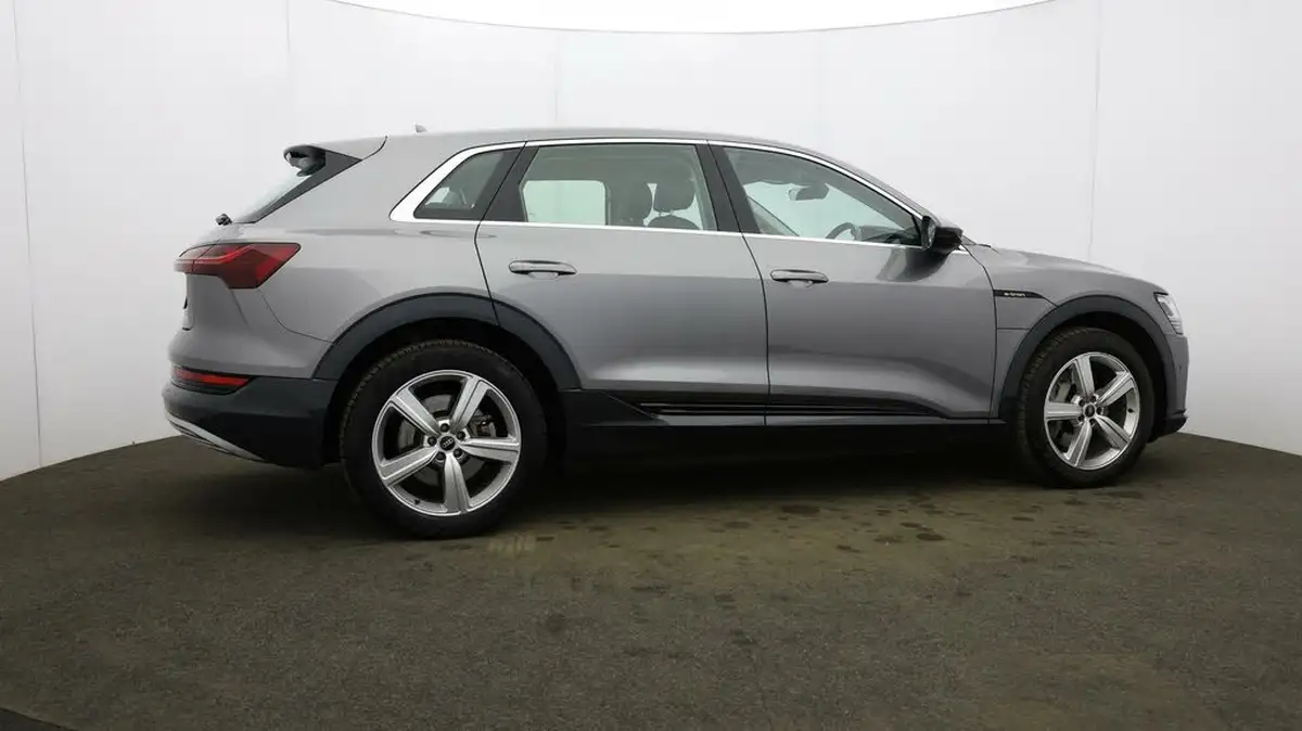 2021-audi-e-tron-50e-technik-station-wagon-big-58