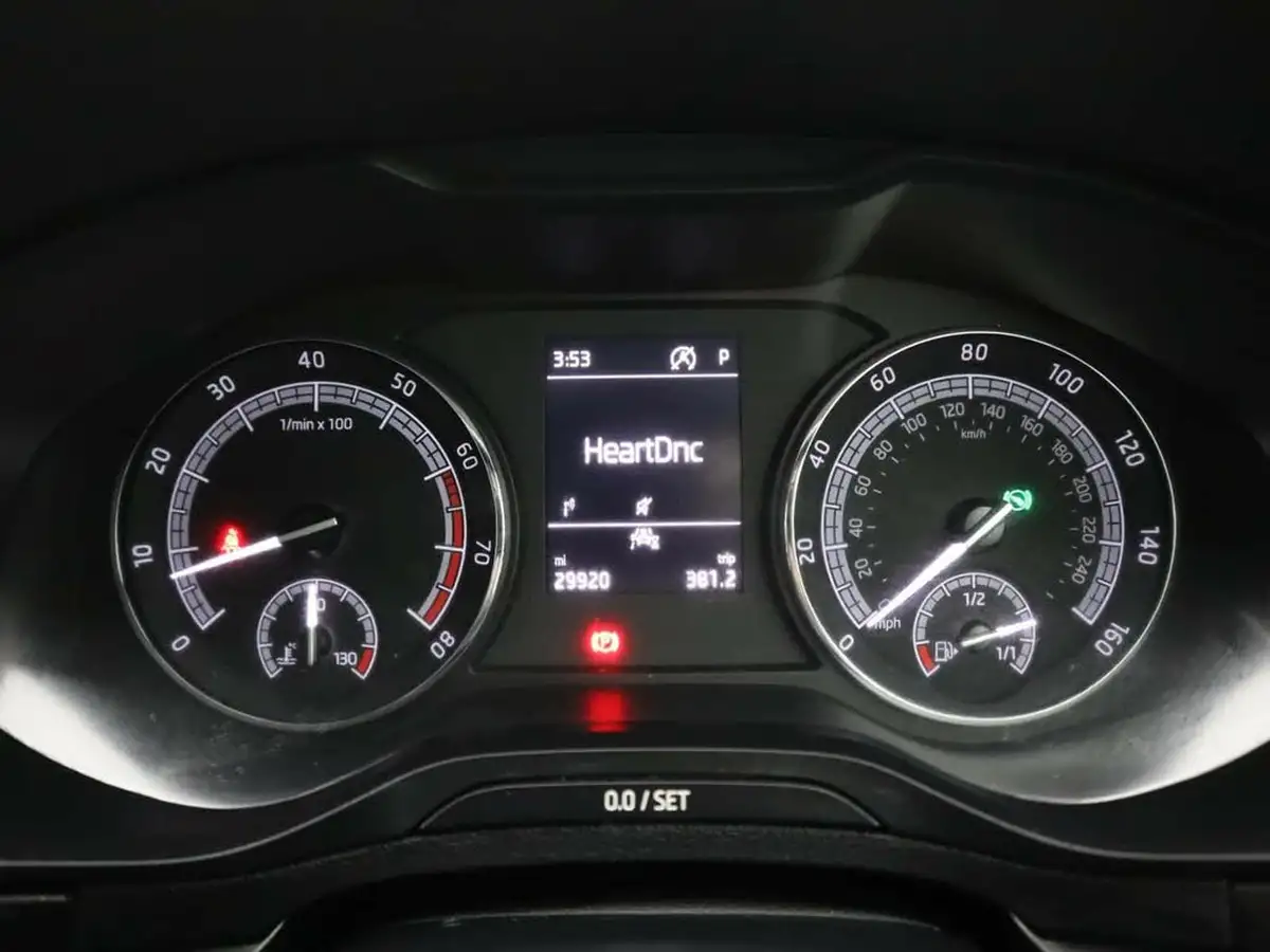 2020-skoda-karoq-15-tsi-se-dsg-big-16