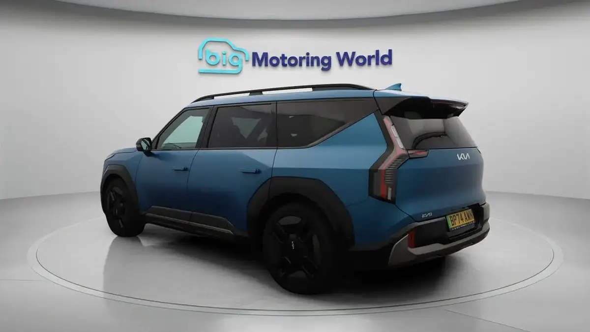 2025-kia-ev9-e-gt-line-s-7-big-5
