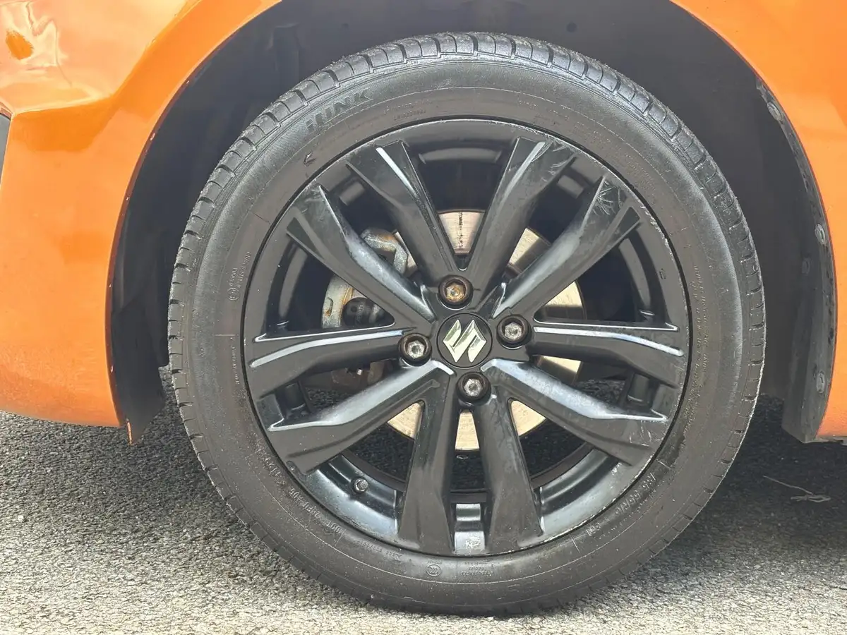 2016-suzuki-swift-12-sz-l-5d-big-14