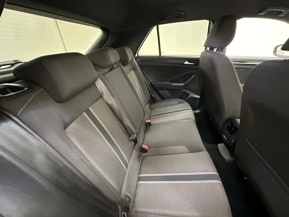 2021-volkswagen-t-roc-15-tsi-black-edition-big-18