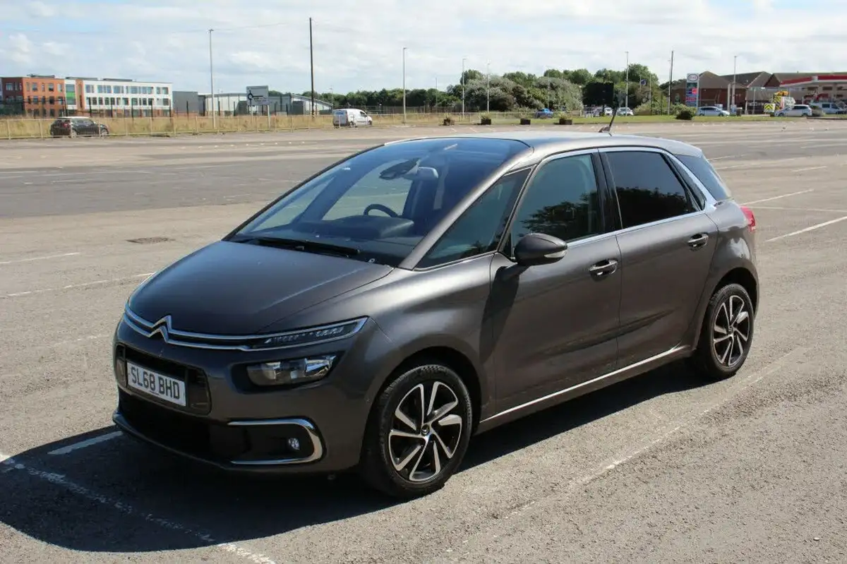 2018-citroen-c4-spacetourer-12-puretech-flair-big-15