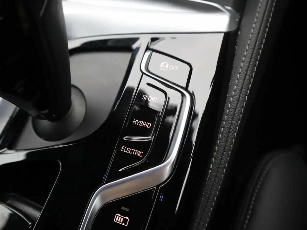 2022-bmw-5-series-20-530e-m-sport-touring-5d-big-33