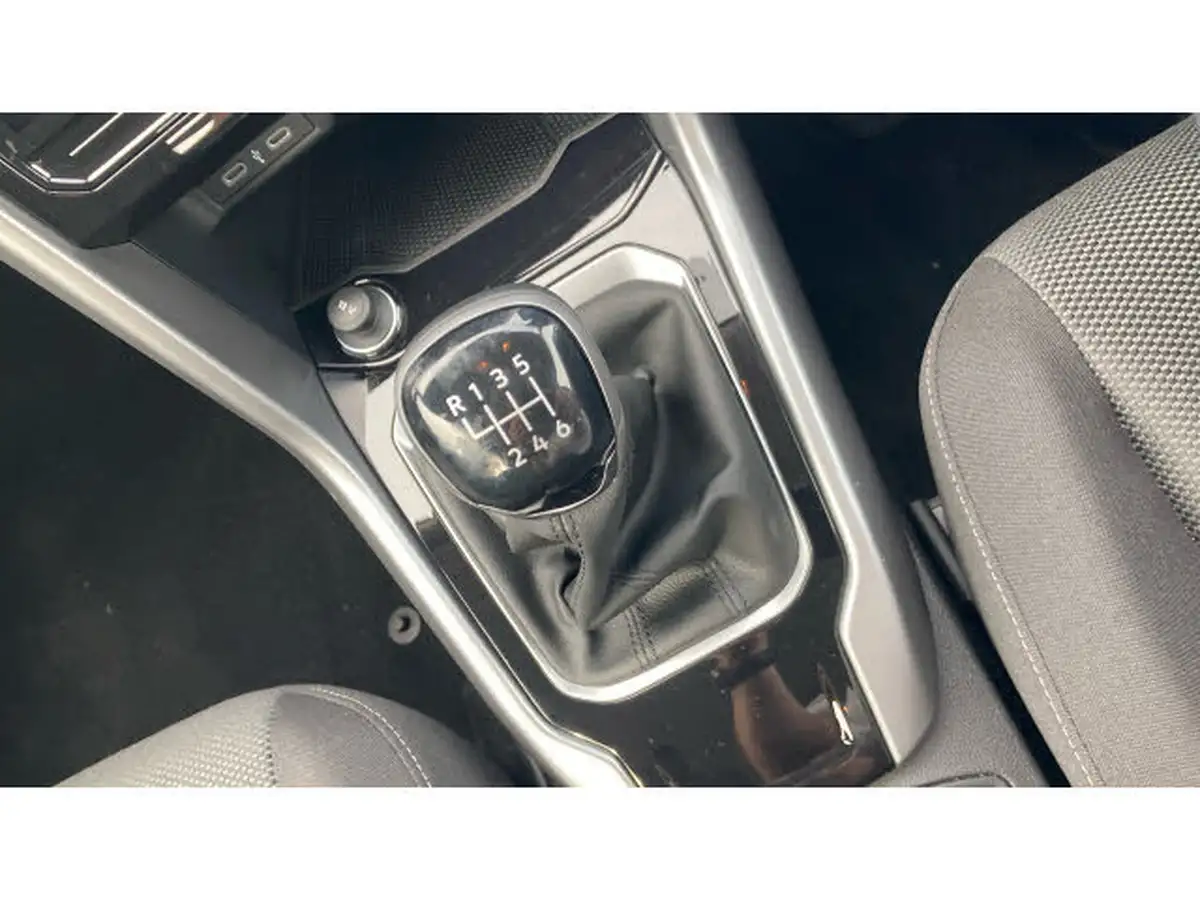 2023-volkswagen-t-roc-10-tsi-life-big-13