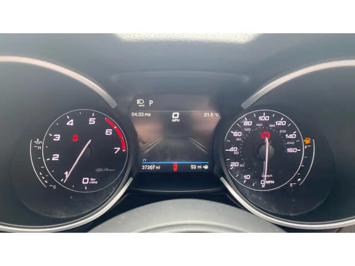 2022-alfa-romeo-stelvio-20-veloce-big-17