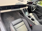 2020-porsche-taycan-e-4s-571ps-performance-battery-plus-small-14