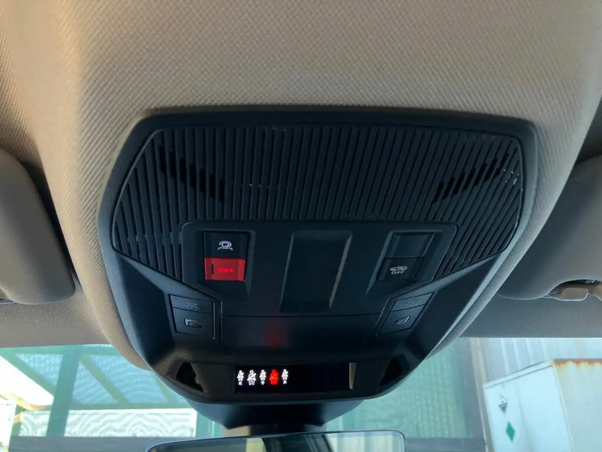 2022-citroen-c5-x-12-puretech-shine-big-33
