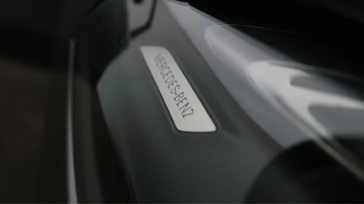 2020-mercedes-benz-a-class-20d-a200d-amg-line-hatchback-5d-big-22