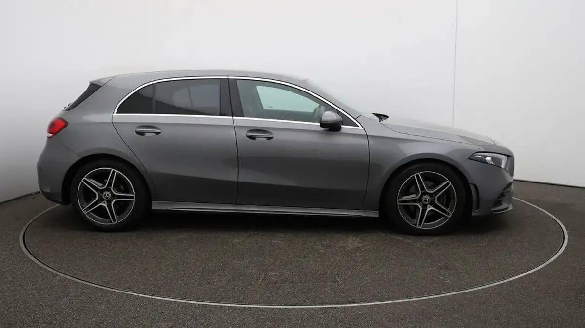 2020-mercedes-benz-a-class-20d-a200d-amg-line-hatchback-5d-big-46