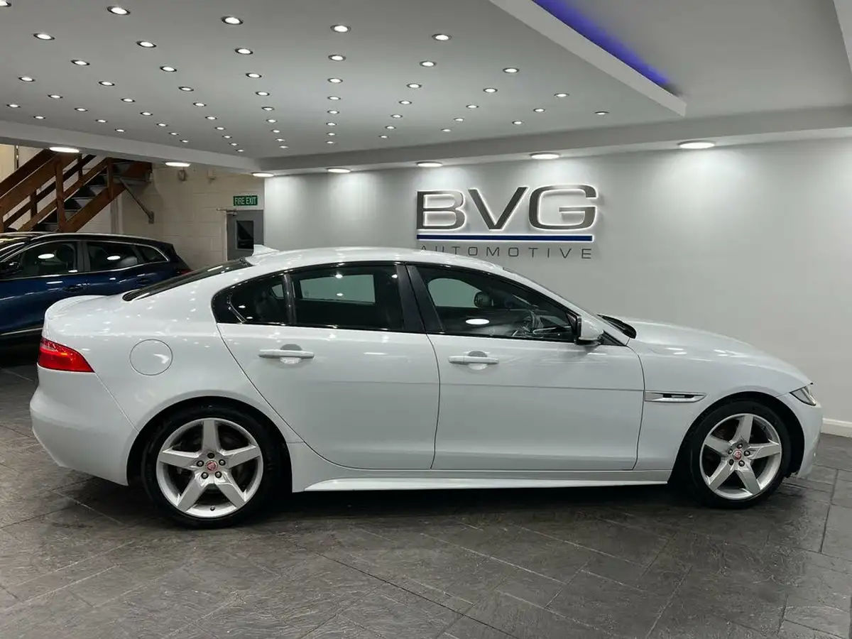 2015-jaguar-xe-20td-r-sport-180ps-auto-big-7