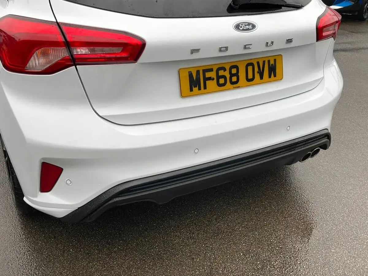 2018-ford-focus-15-st-line-x-hatchback-big-22