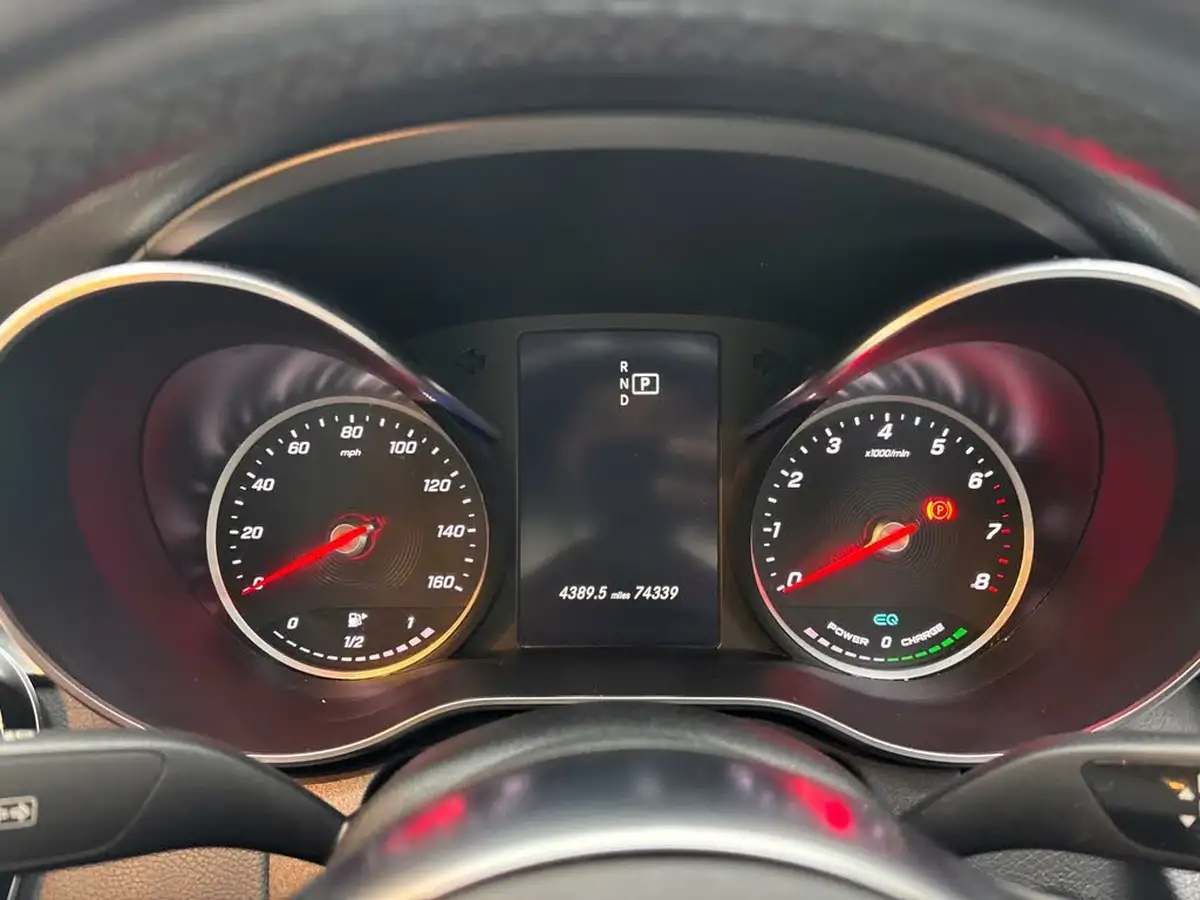 2018-mercedes-benz-c-class-15-c200-amg-line-ss-saloon-4d-big-35