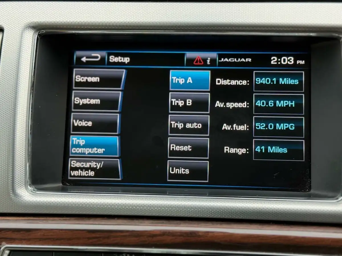 2015-jaguar-xf-22td-portfolio-200ps-saloon-4d-big-32