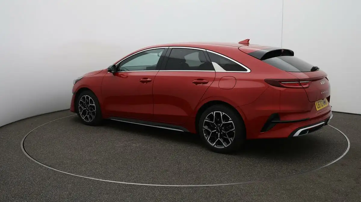 2022-kia-pro-ceed-15-t-gdi-gt-line-big-5