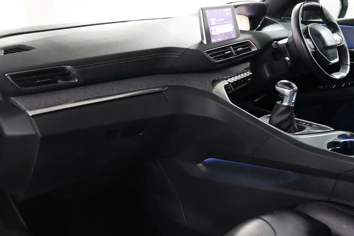 2018-peugeot-3008-suv-12-puretech-gt-line-premium-big-20