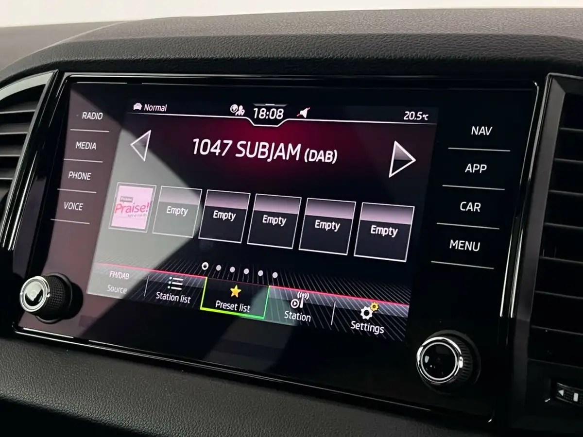 2021-skoda-karoq-15-tsi-sportline-dsg-big-36