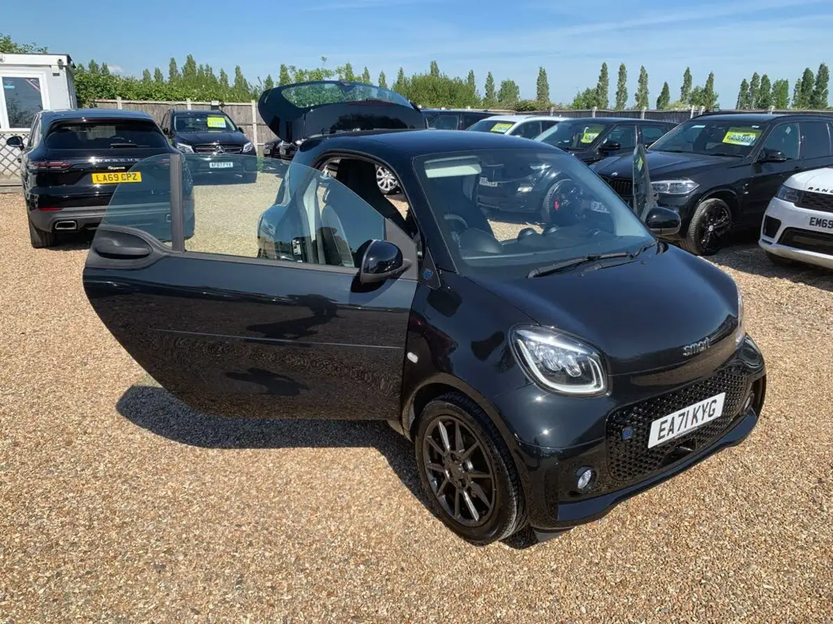 2021-smart-fortwo-eq-brabus-line-coupe-big-37
