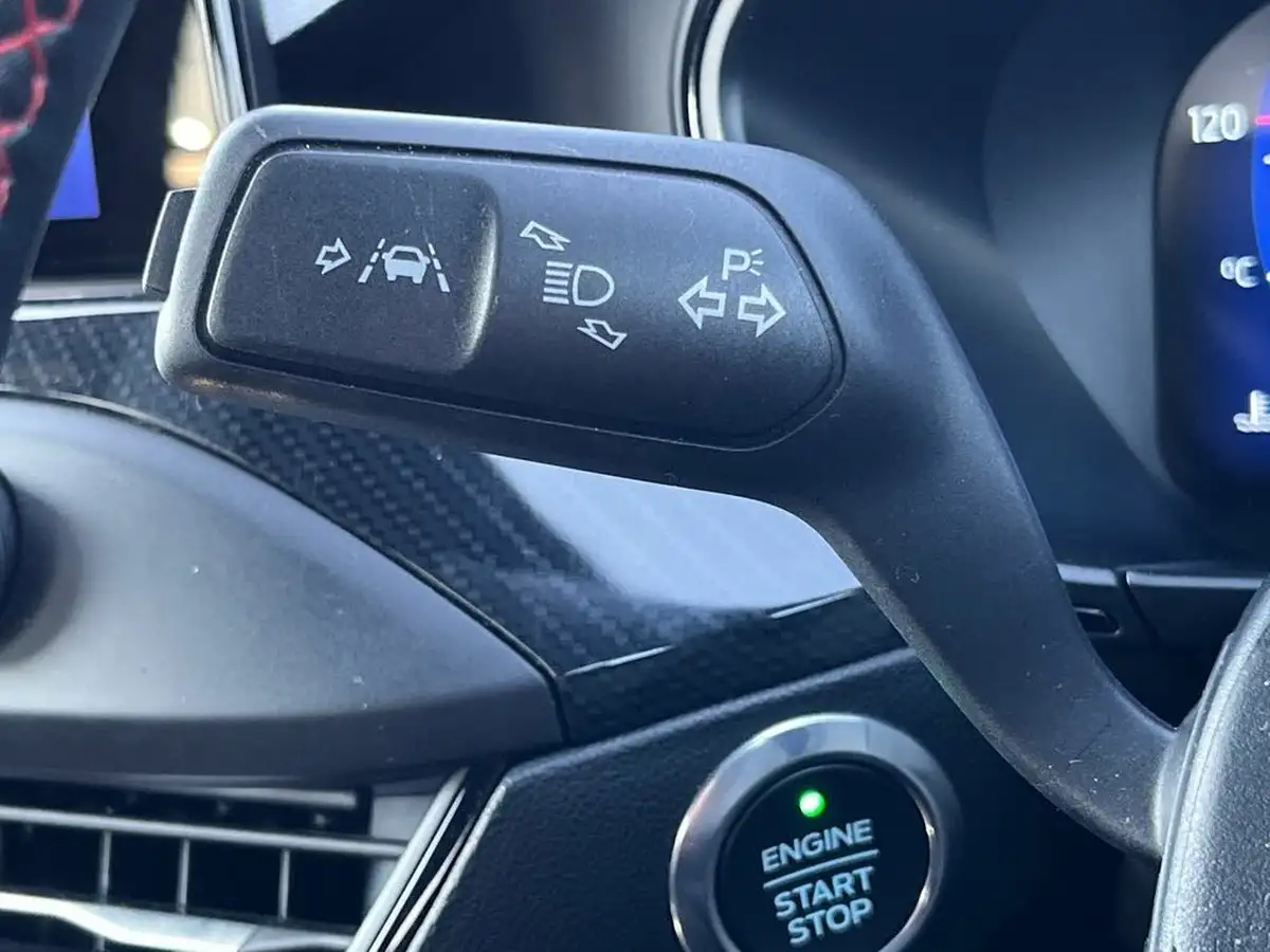 2020-ford-focus-15-st-line-x-hatchback-big-44