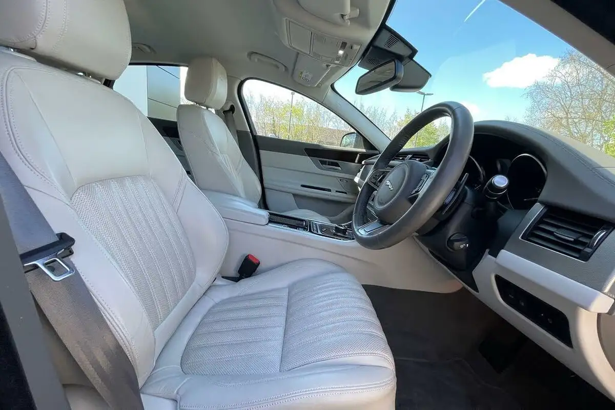 2018-jaguar-xf-20i-portfolio-250ps-saloon-4d-1998cc-big-8