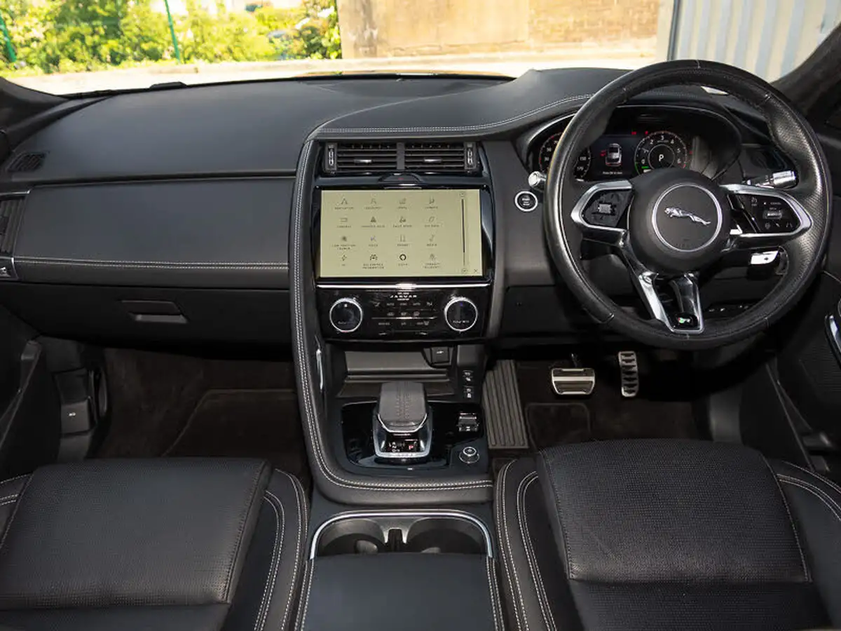 2021-jaguar-e-pace-15-p300e-r-dynamic-se-big-2