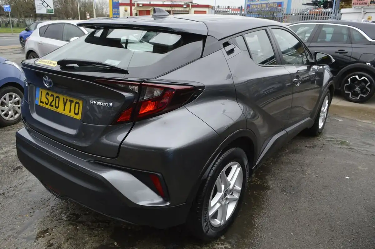 2020-toyota-c-hr-18-vvt-i-icon-parking-pack-big-1