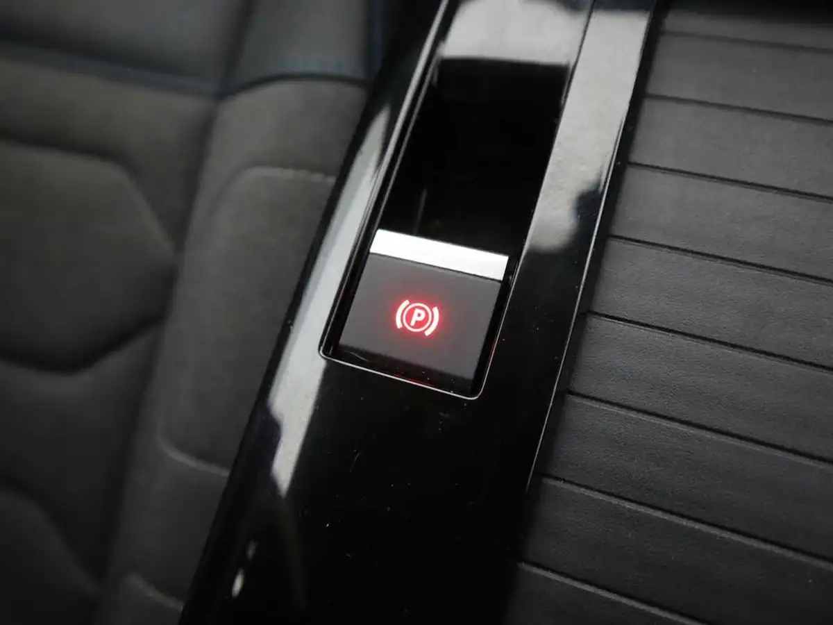 2024-citroen-c4-12-puretech-plus-130ps-ss-big-29