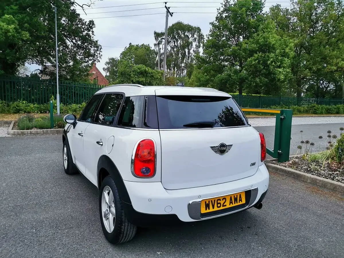 2012-mini-countryman-16-one-98bhp-big-26