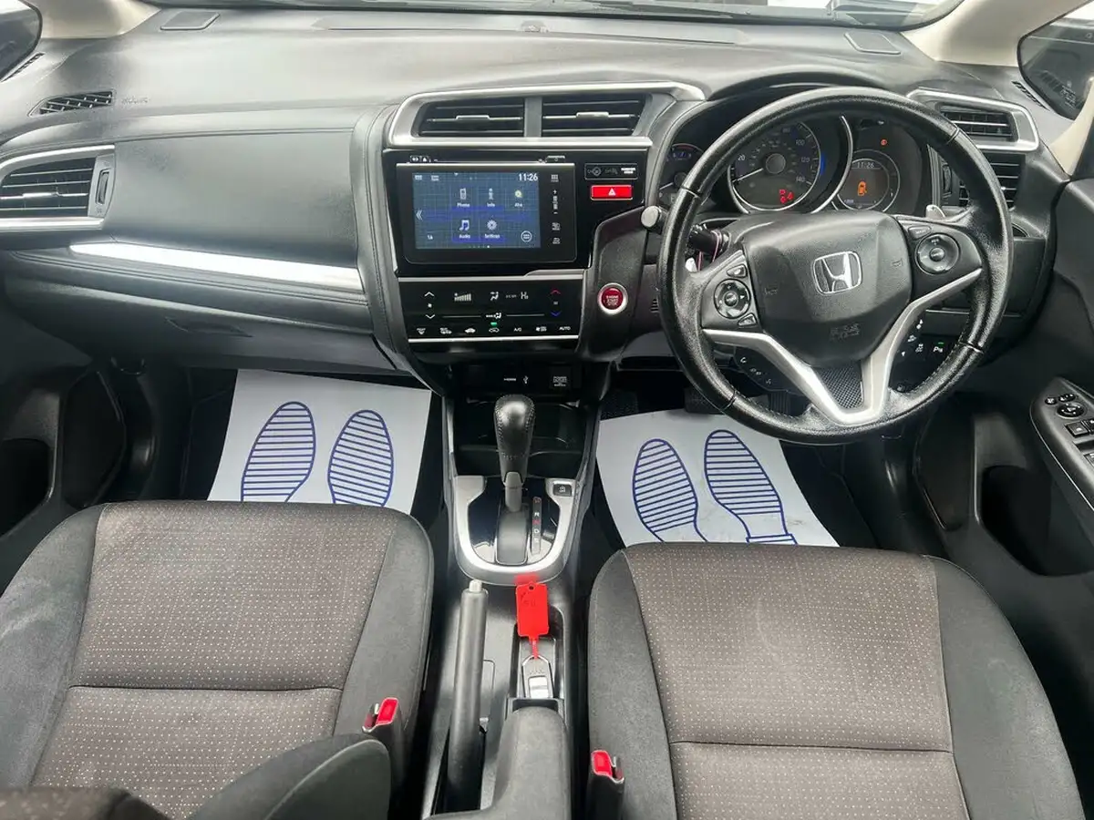 2016-honda-jazz-13-i-vtec-ex-cvt-big-16