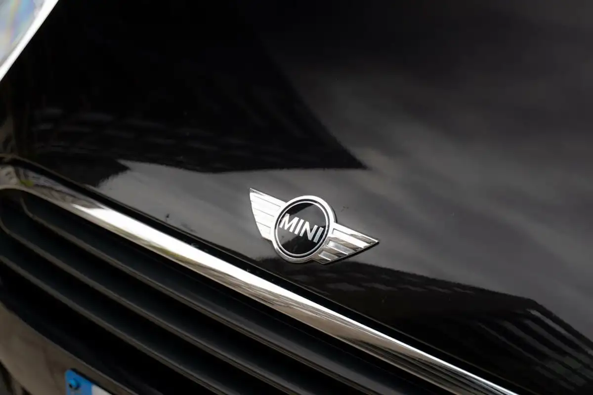 2018-mini-clubman-15-cooper-ss-big-6