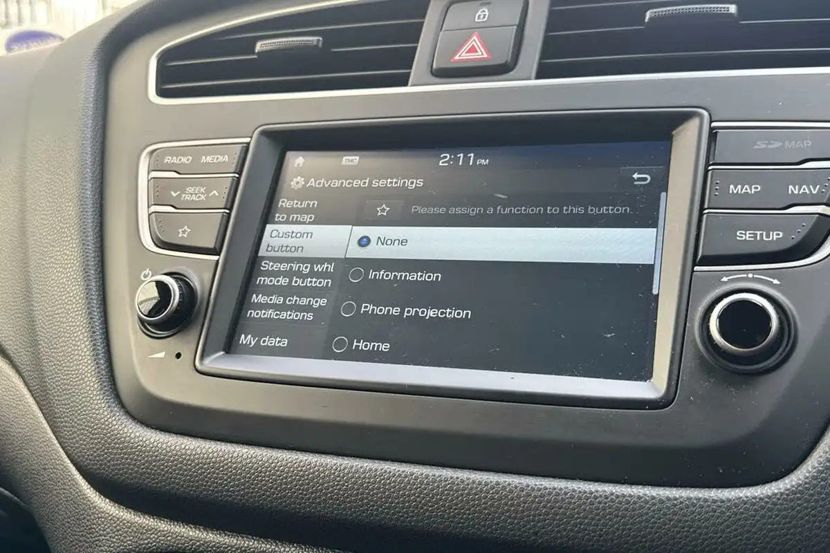 2020-hyundai-i20-10-t-gdi-play-big-20