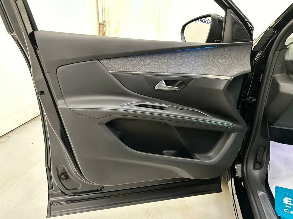 2023-peugeot-5008-suv-12-puretech-allure-premium-eat8-big-28