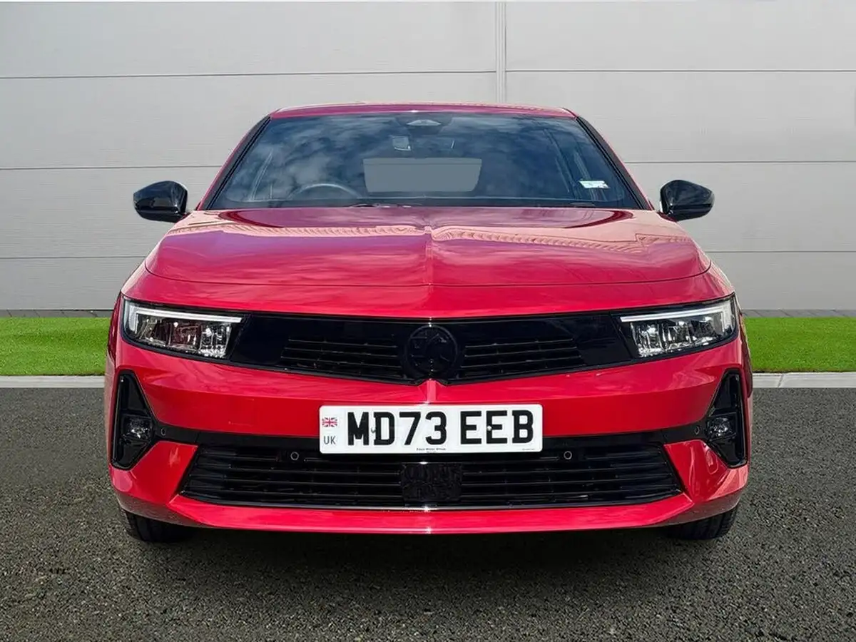 2023-vauxhall-astra-big-1