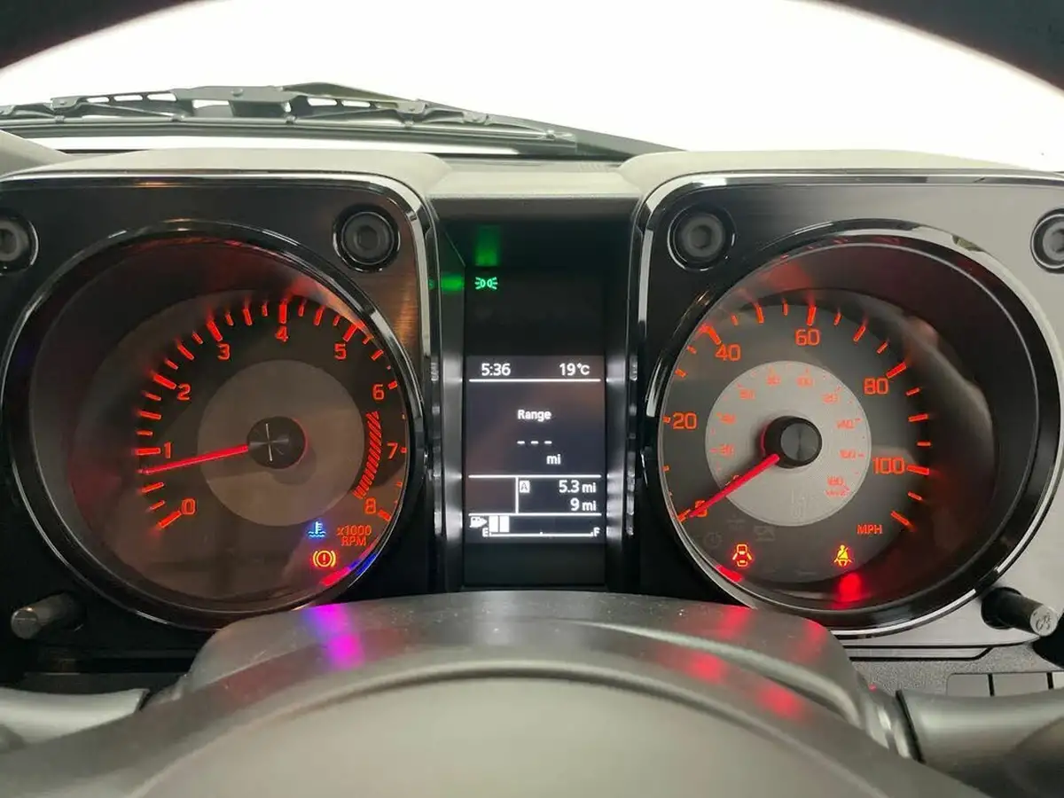 2023-suzuki-jimny-15-light-commercial-allgrip-big-22