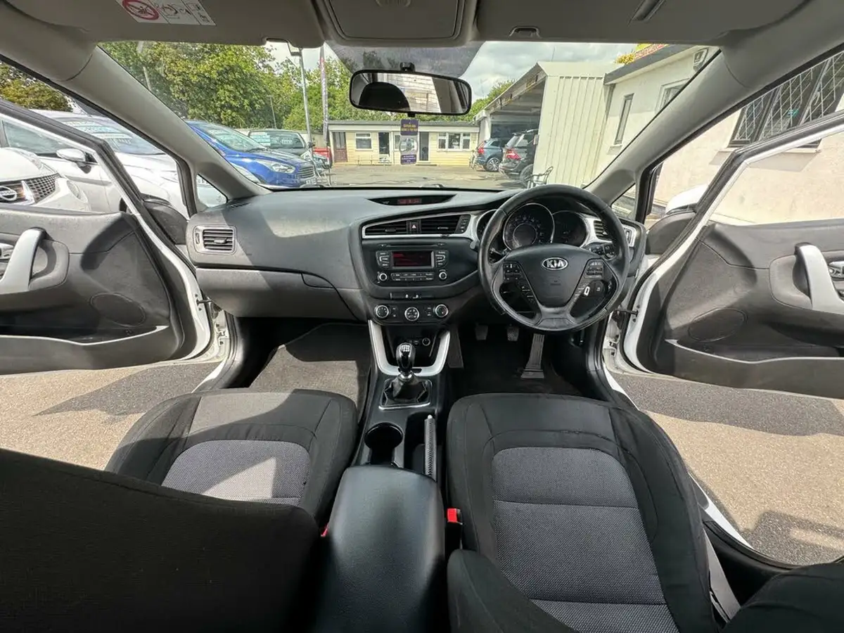 2016-kia-ceed-16crdi-2-hatchback-big-28