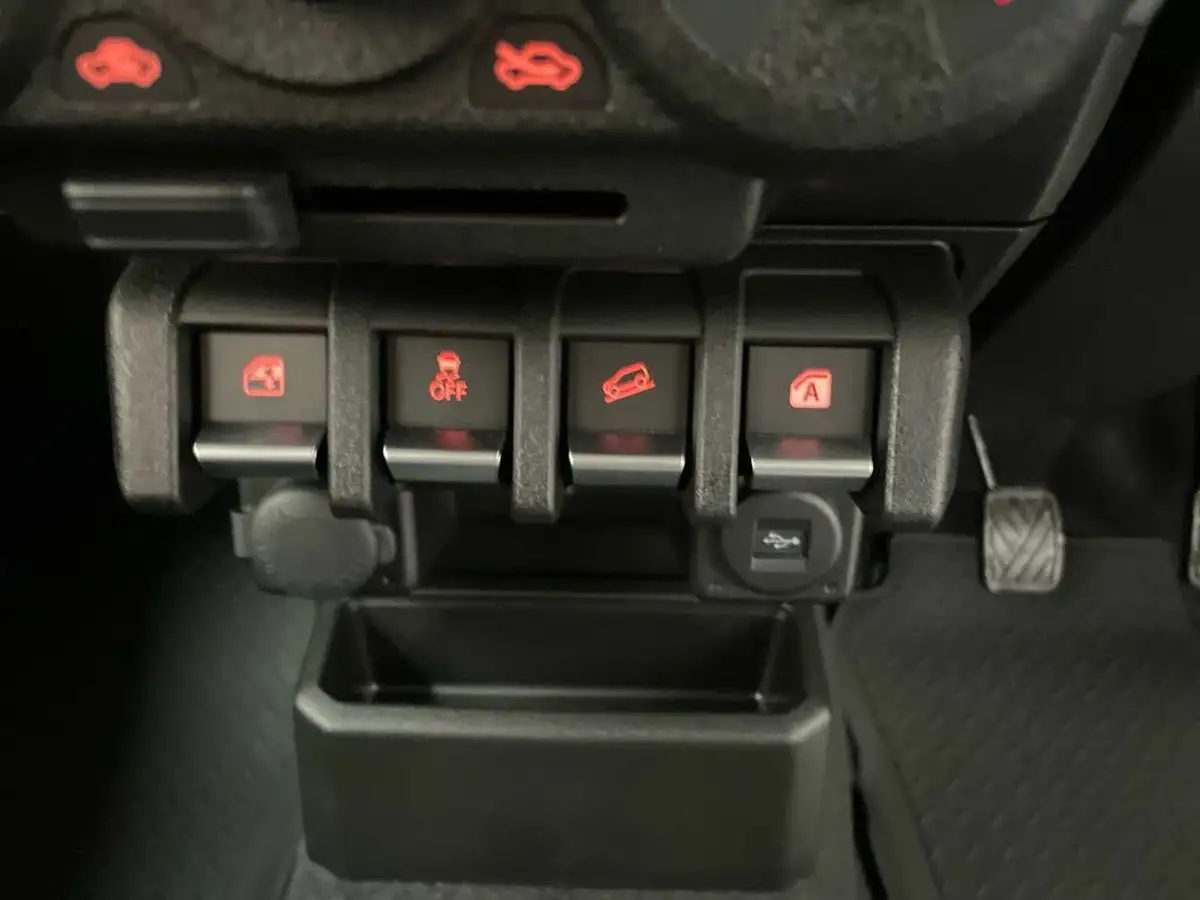 2023-suzuki-jimny-15-light-commercial-allgrip-big-26