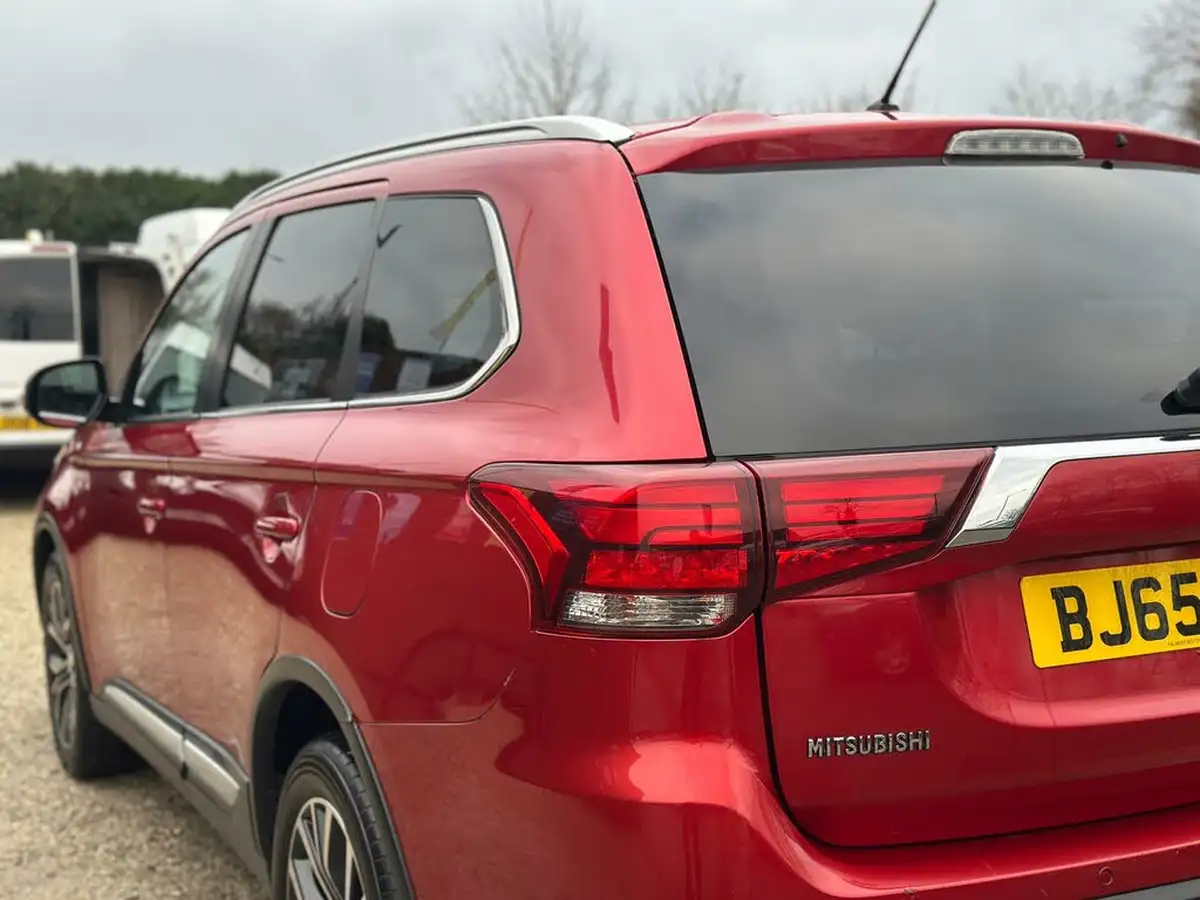 2015-mitsubishi-outlander-22di-d-gx3-7st-auto-big-25