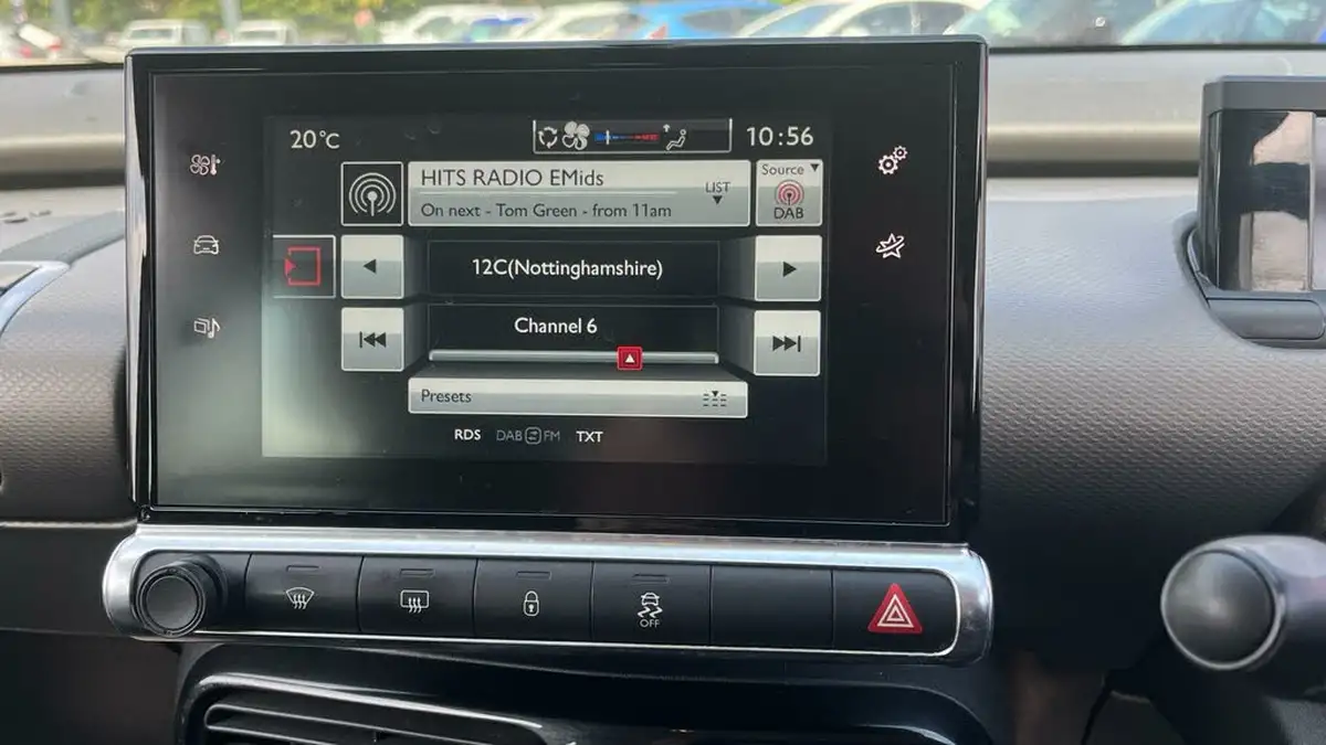 2016-citroen-c4-cactus-12-puretech-touch-big-28
