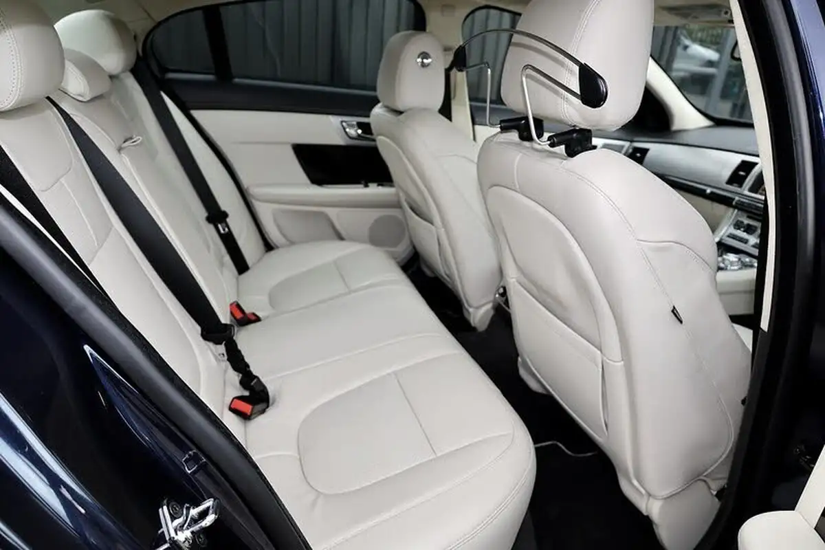 2014-jaguar-xf-30td-s-portfolio-saloon-4d-big-27