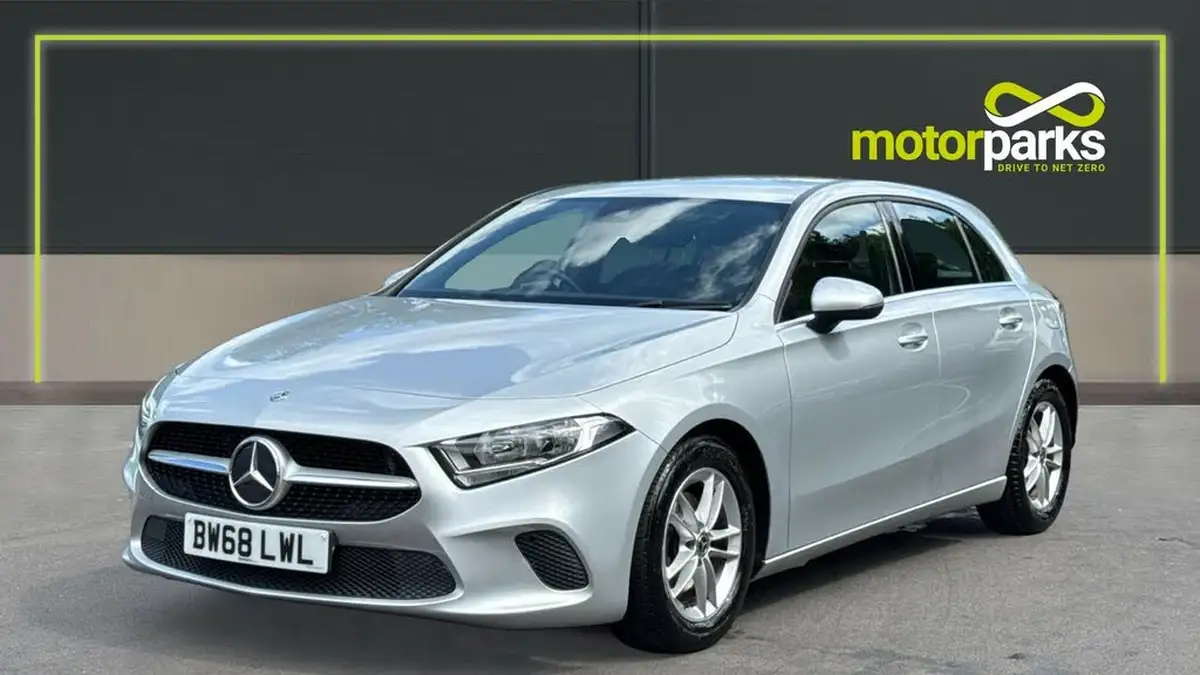 2018-mercedes-benz-a-class-15d-a180d-se-116ps-ss-7g-dct-big-6