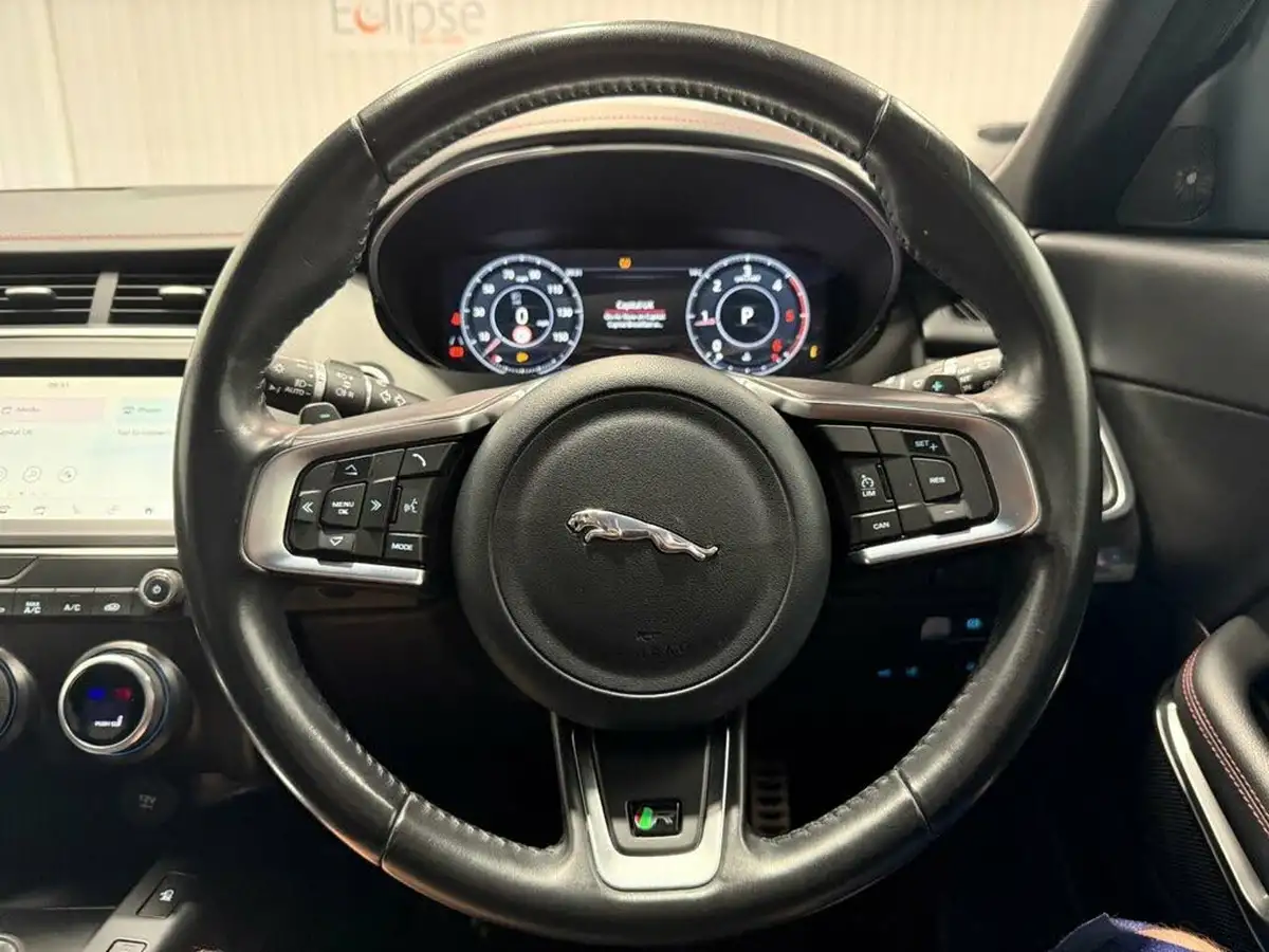 2020-jaguar-e-pace-20-i4d-chequered-flag-180ps-big-12