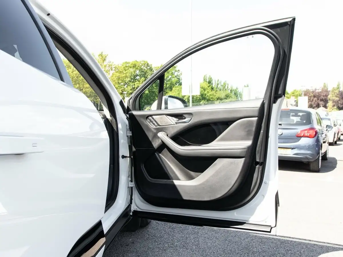 2019-jaguar-i-pace-ev400-se-big-13